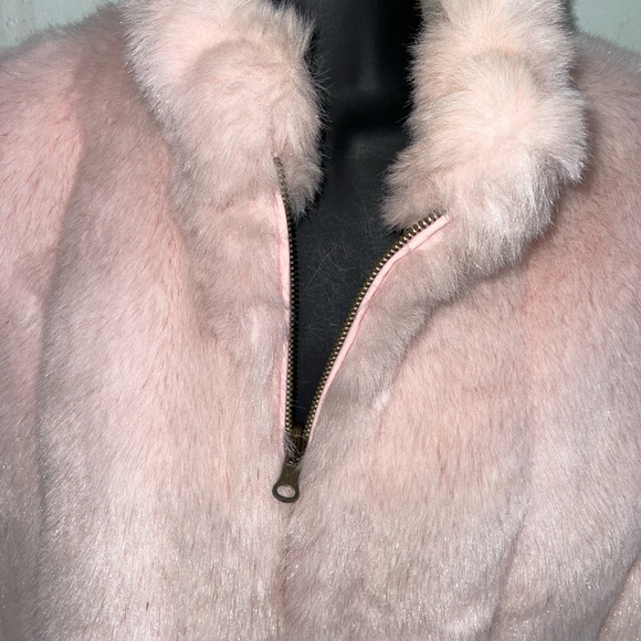 Pink zip up vest. - Picture 4 of 9